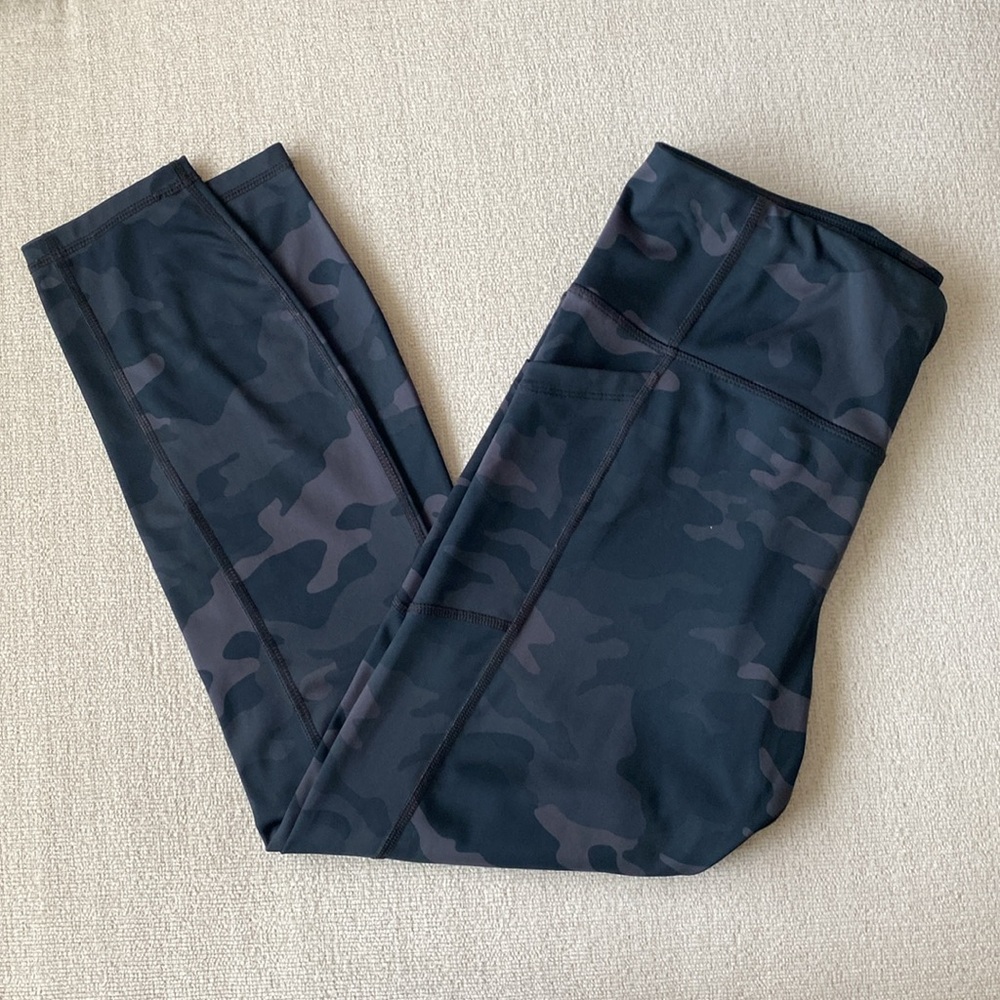 AVIA Activewear Women’s Camo Print Leggings - Picture 2 of 4